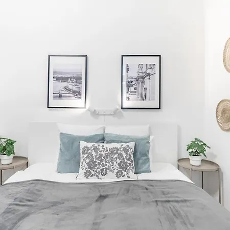 Ultra Modern For 3 Guests * בודפשט