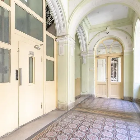 Ultra Modern For 3 Guests דירה בודפשט