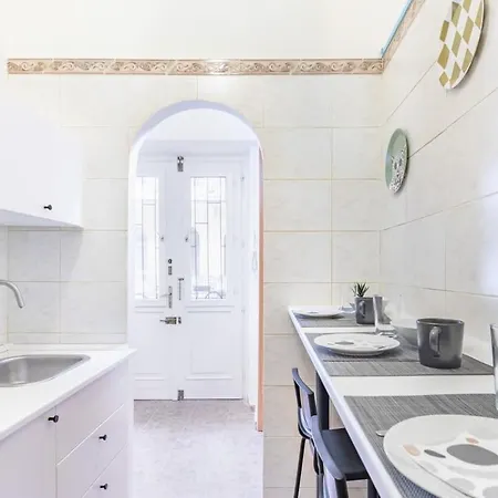 Ultra Modern For 3 Guests בודפשט