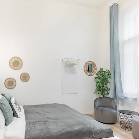 Rakoczi Residence - Blaha Metro Hub شقة بودابست